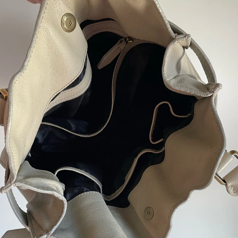 BURBERRY
Grey Buffalo Leather Lambeth Bag - Picture 7 of 8